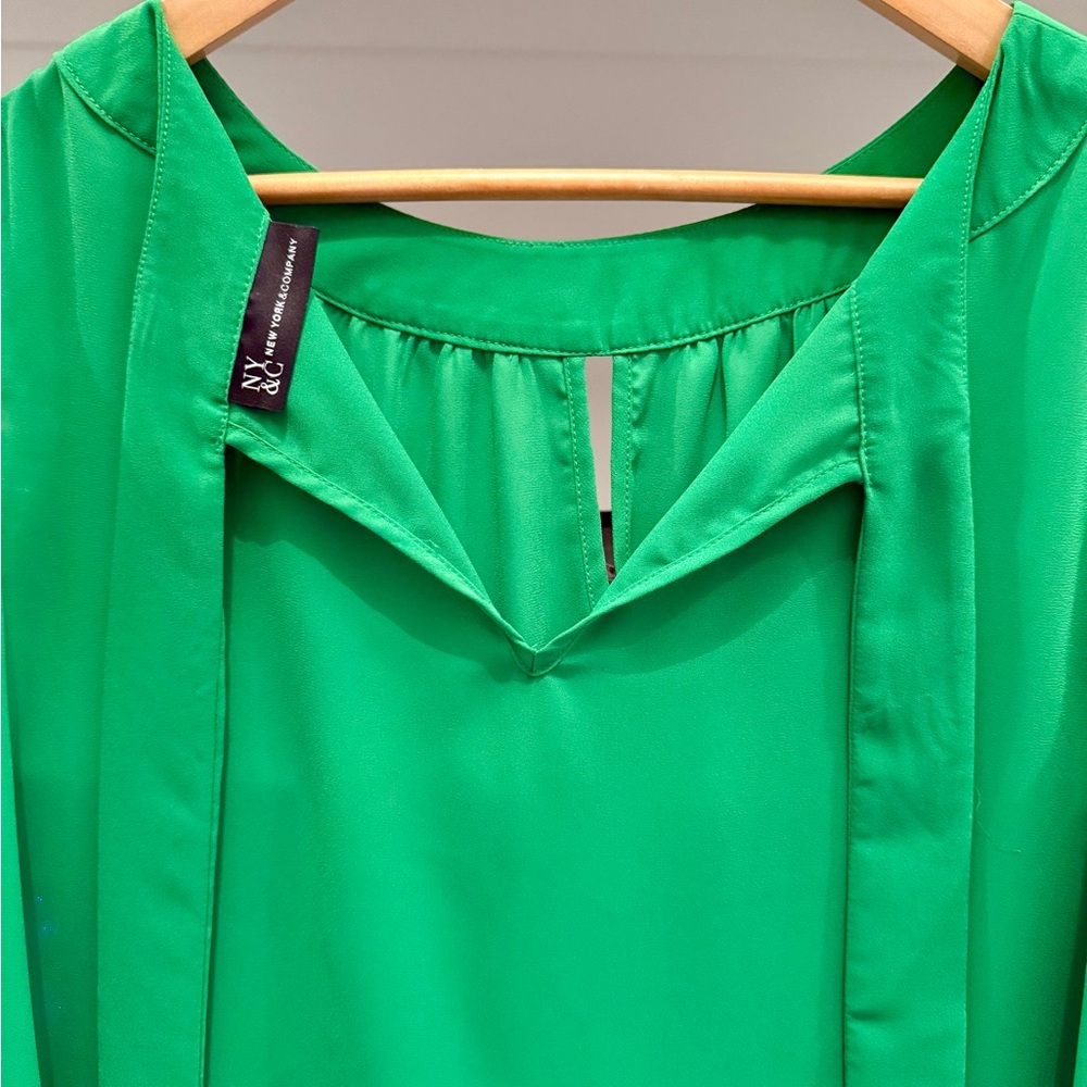 New York & Company Vibrant Green Bow Back Blouse - Picture 3 of 5